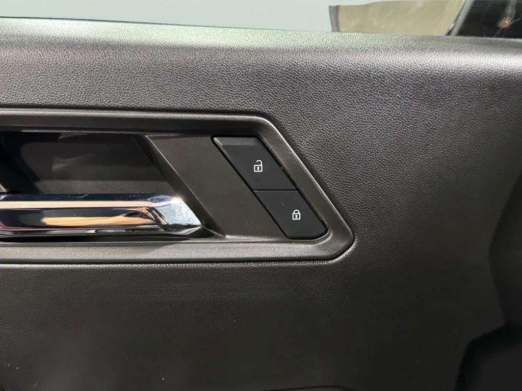 used 2024 GMC Canyon car, priced at $40,986
