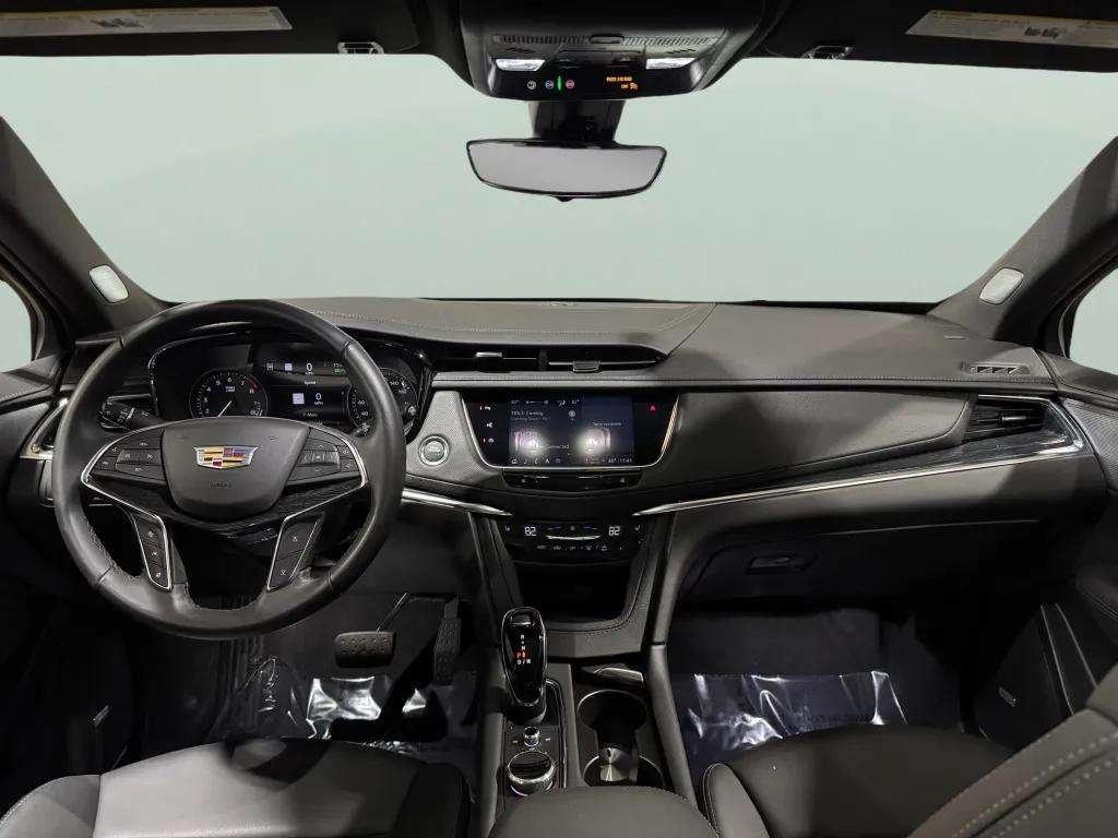 used 2023 Cadillac XT5 car, priced at $37,998