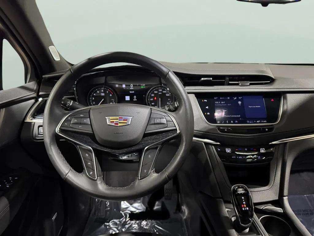 used 2023 Cadillac XT5 car, priced at $37,998