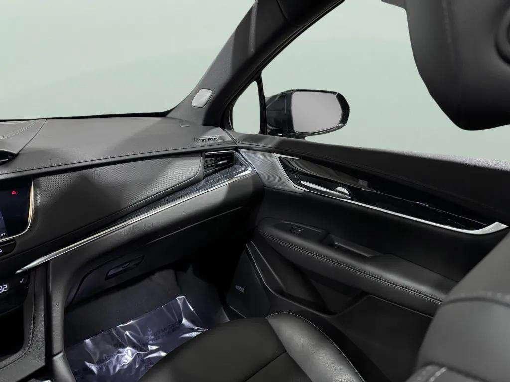 used 2023 Cadillac XT5 car, priced at $37,998