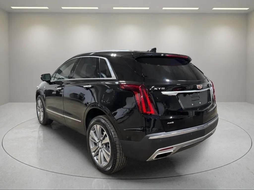 used 2023 Cadillac XT5 car, priced at $37,998