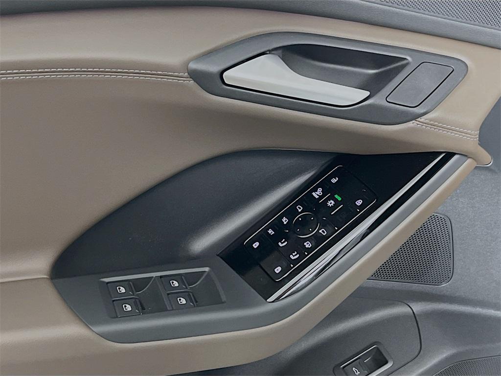 new 2025 Audi Q6 e-tron car, priced at $70,308