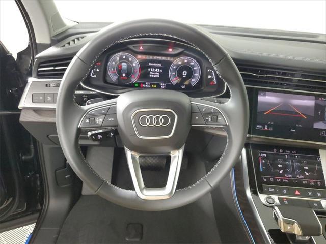 new 2025 Audi Q7 car, priced at $69,872