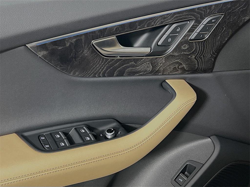 new 2025 Audi Q7 car, priced at $69,372