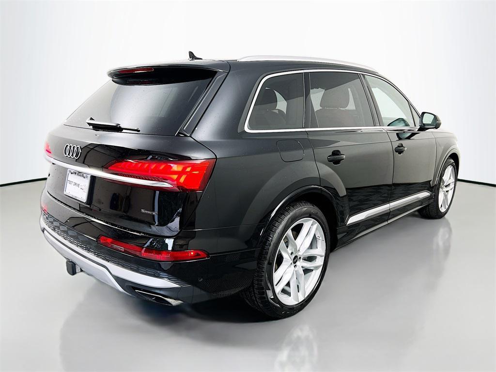 new 2025 Audi Q7 car, priced at $69,372
