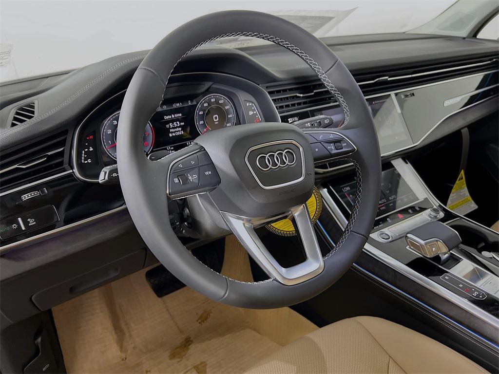 new 2025 Audi Q7 car, priced at $69,372