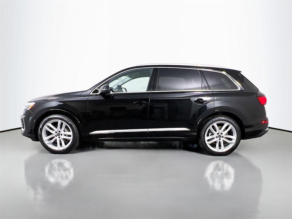 new 2025 Audi Q7 car, priced at $69,372