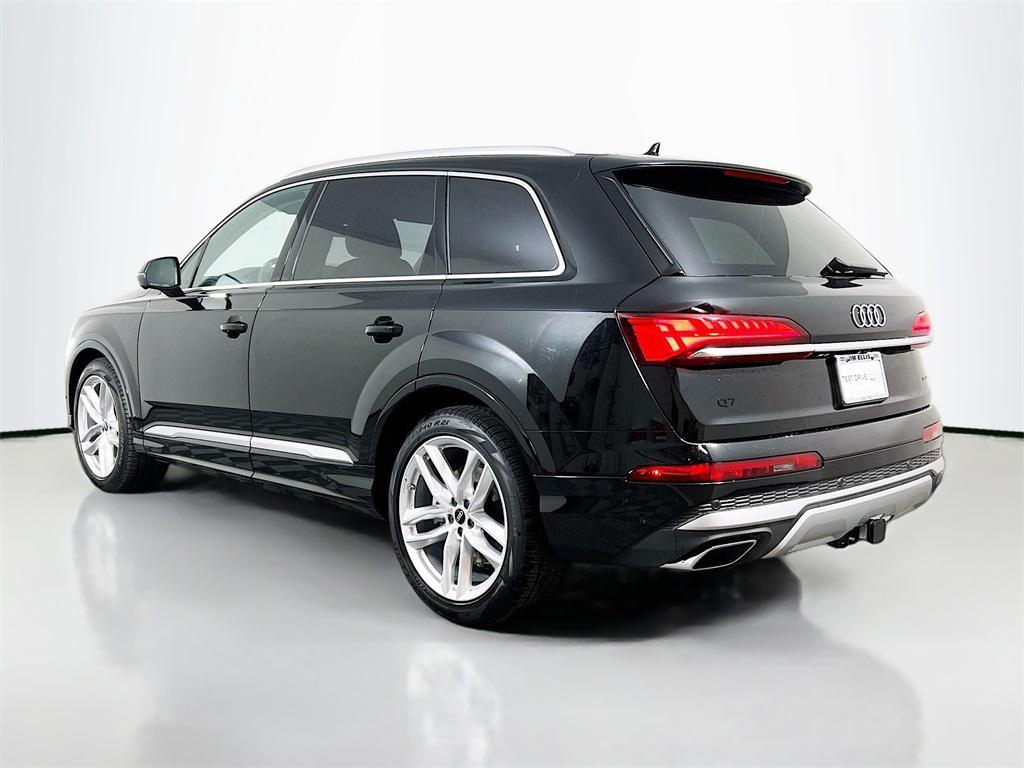 new 2025 Audi Q7 car, priced at $69,372