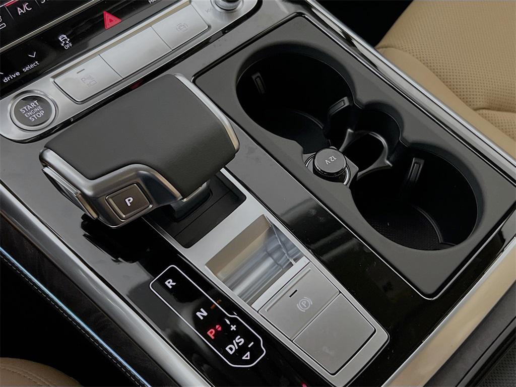 new 2025 Audi Q7 car, priced at $69,372