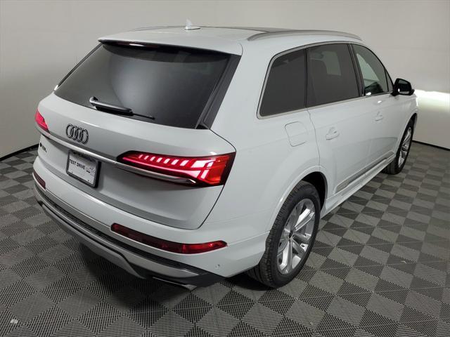 new 2025 Audi Q7 car, priced at $65,403