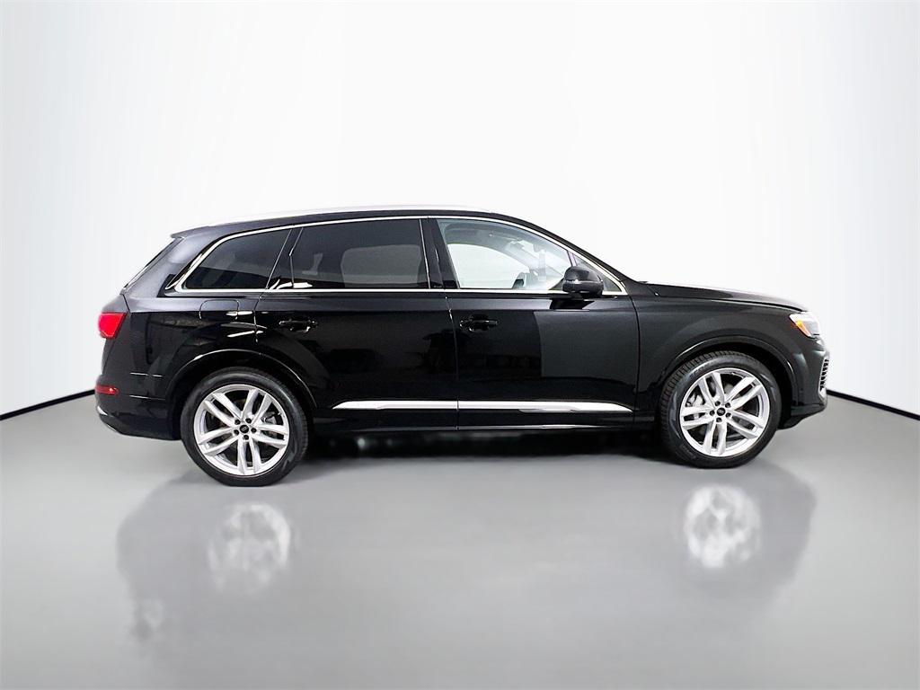 new 2025 Audi Q7 car, priced at $68,585