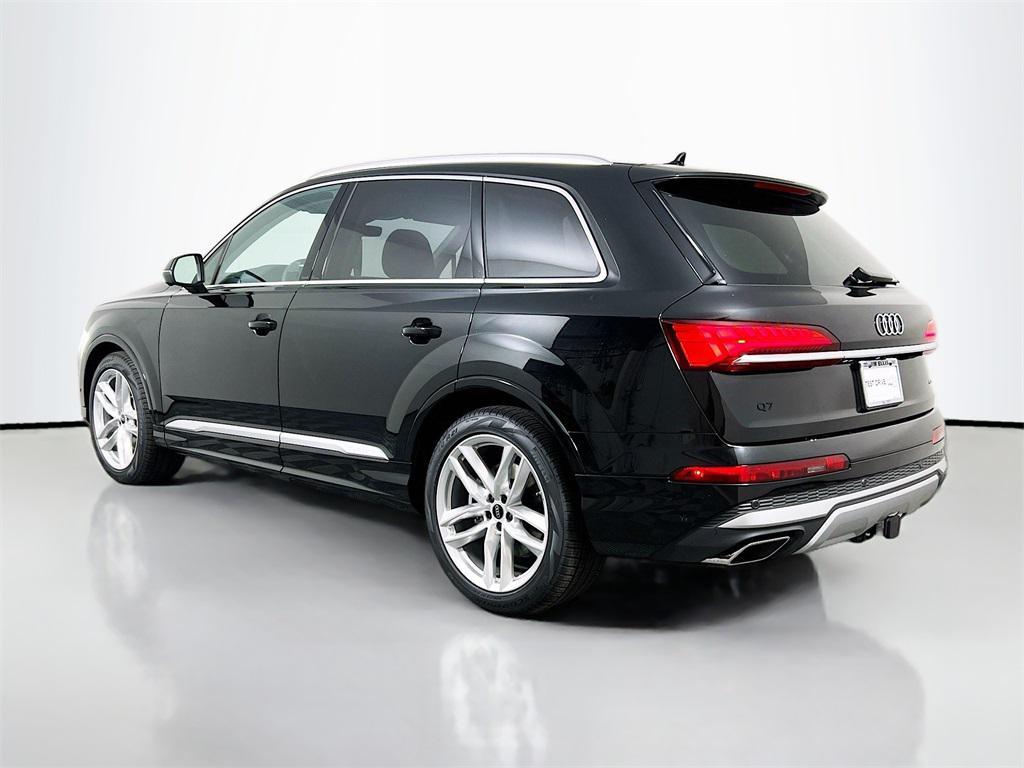 new 2025 Audi Q7 car, priced at $68,585