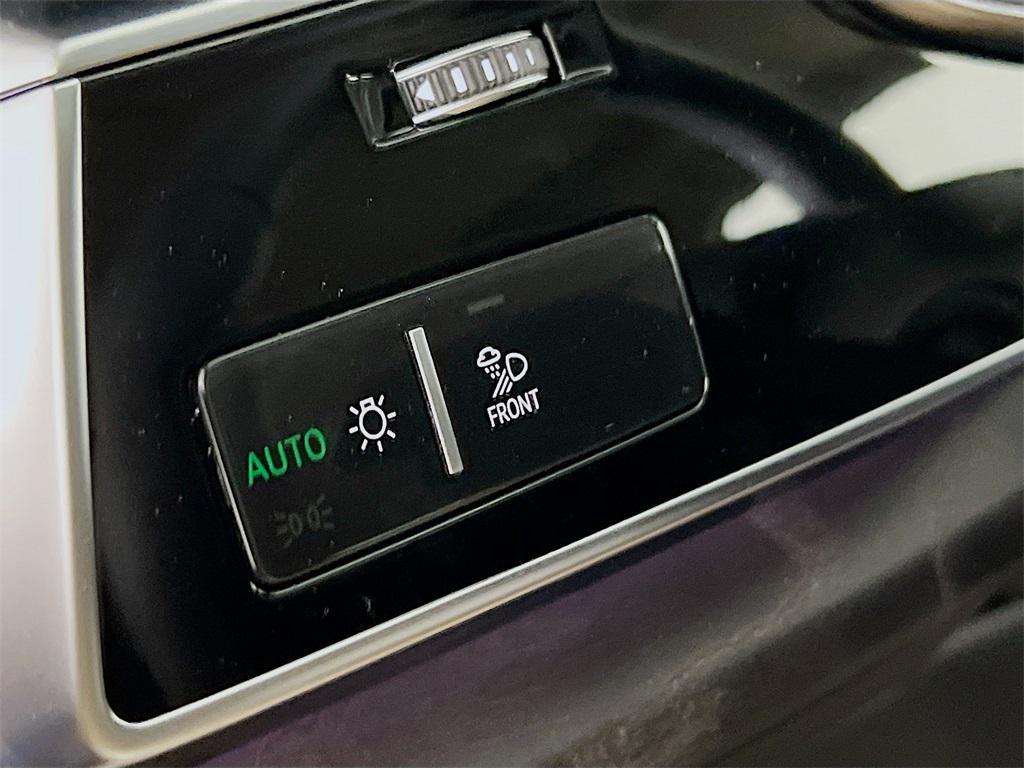 new 2025 Audi Q7 car, priced at $68,585