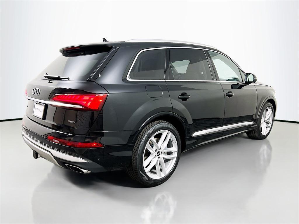 new 2025 Audi Q7 car, priced at $68,585