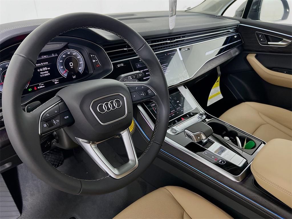 new 2025 Audi Q7 car, priced at $68,585