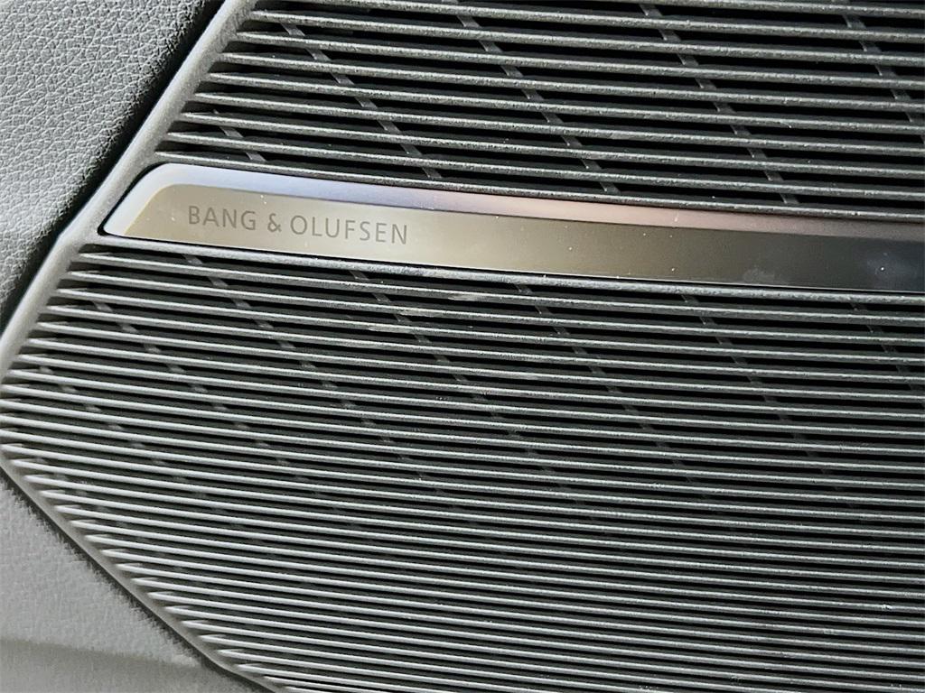 new 2025 Audi Q7 car, priced at $68,585