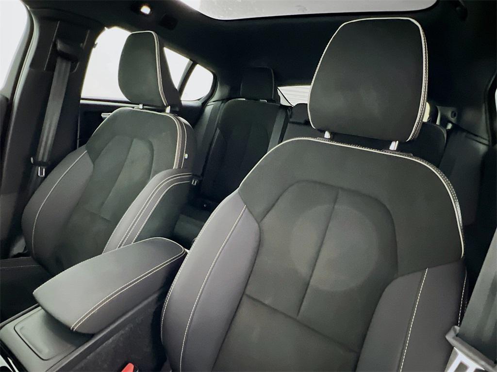 used 2022 Volvo C40 Recharge Pure Electric car, priced at $26,949