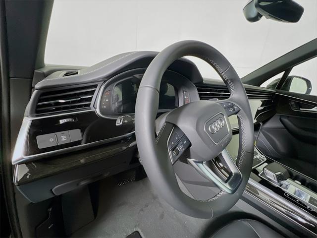 new 2025 Audi Q7 car, priced at $67,727