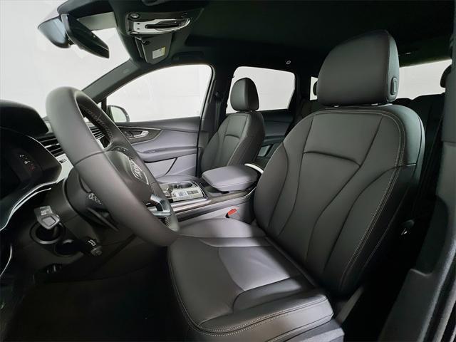 new 2025 Audi Q7 car, priced at $67,727