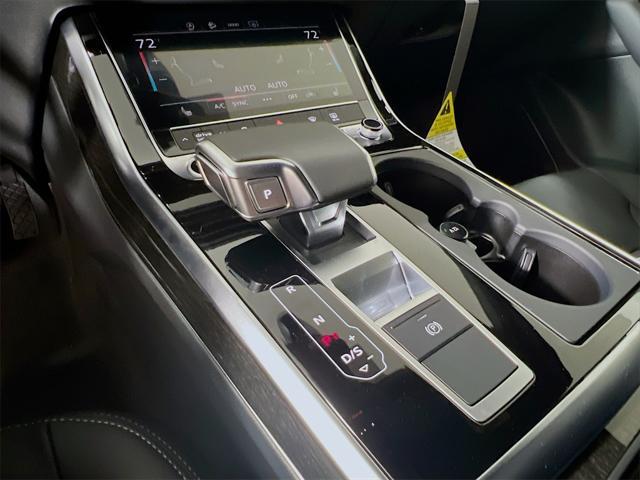 new 2025 Audi Q7 car, priced at $67,727