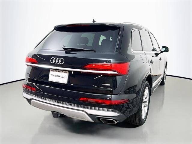 new 2025 Audi Q7 car, priced at $67,727