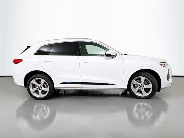 new 2025 Audi Q5 car, priced at $60,975