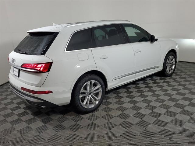 new 2025 Audi Q7 car, priced at $56,791