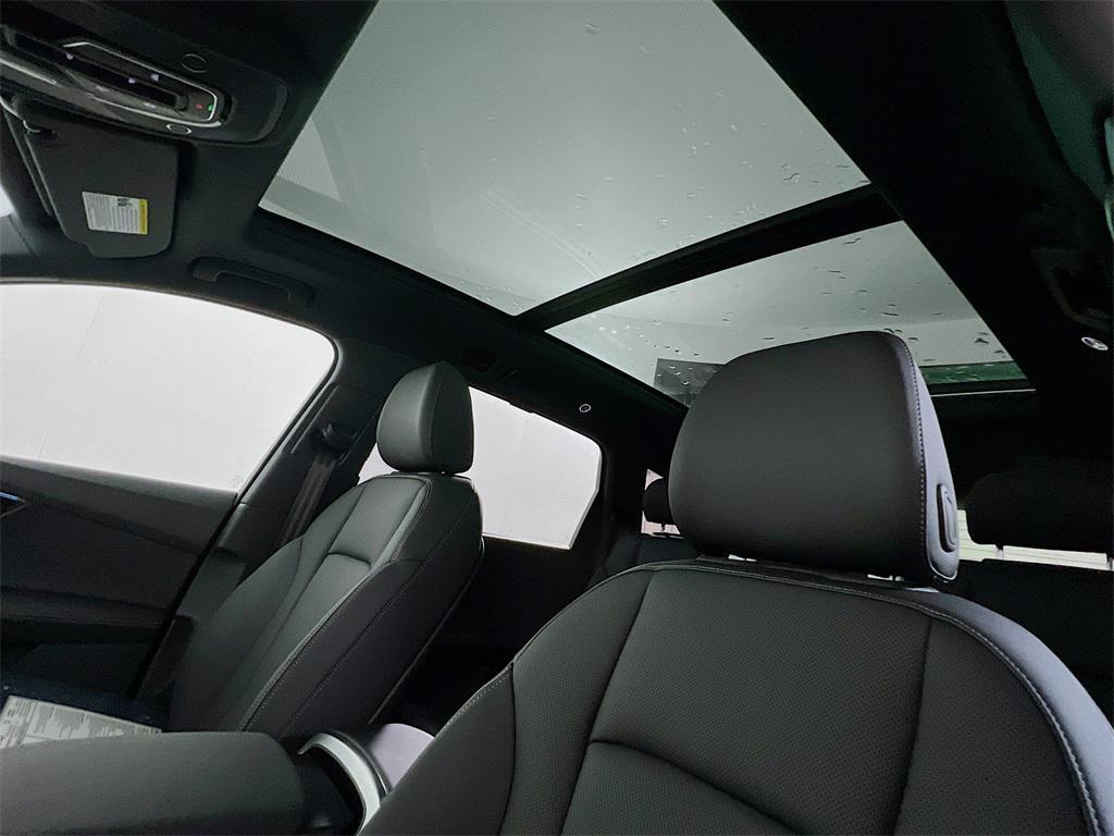 new 2025 Audi Q7 car, priced at $70,871