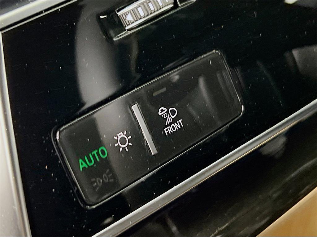 new 2025 Audi Q7 car, priced at $70,871