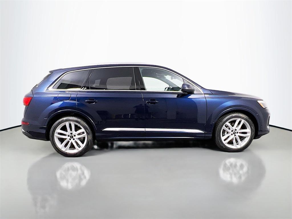 new 2025 Audi Q7 car, priced at $70,871