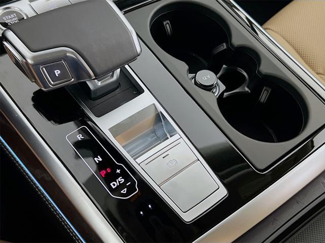 new 2025 Audi Q7 car, priced at $71,633