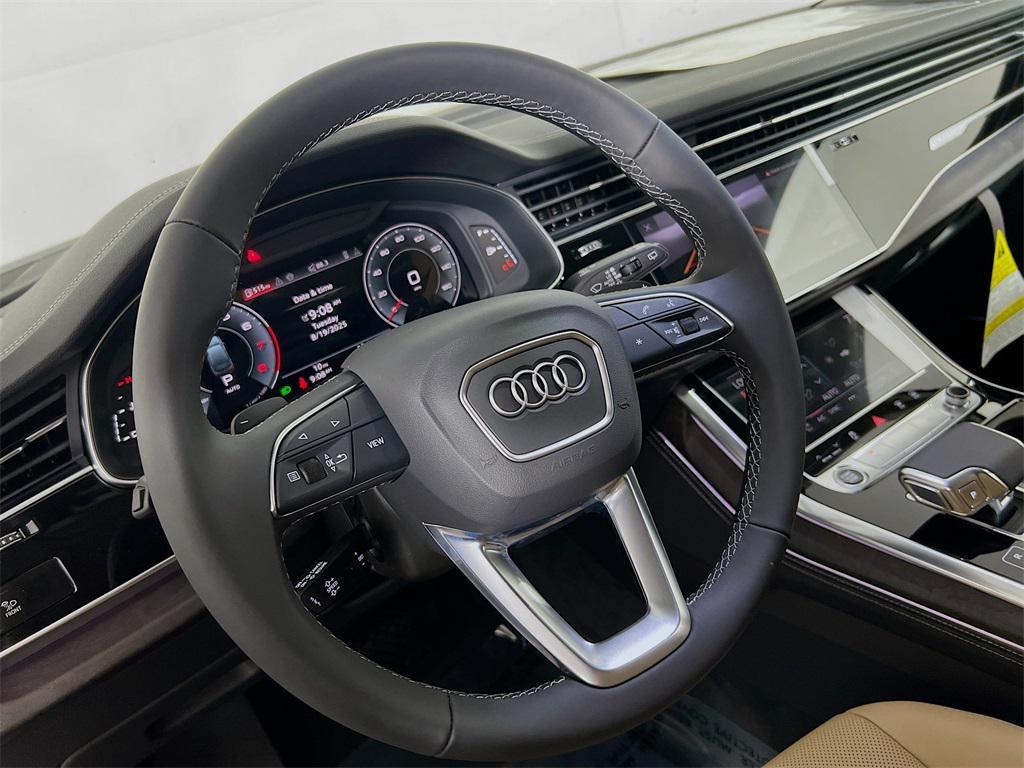 new 2025 Audi Q7 car, priced at $71,684