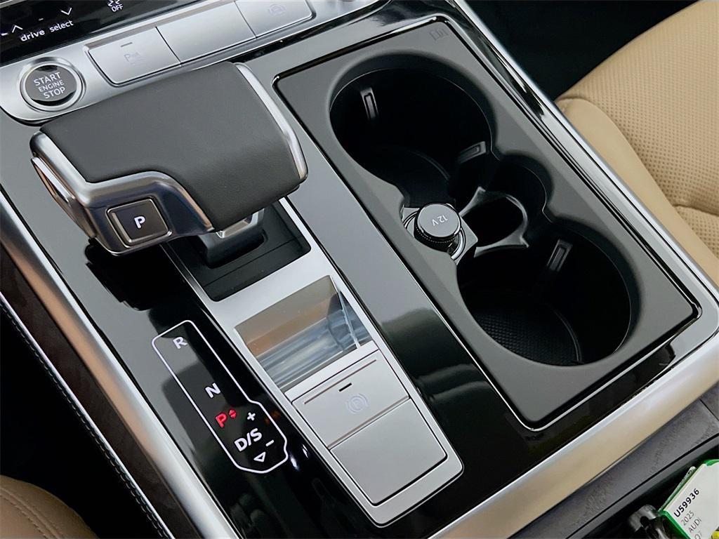 new 2025 Audi Q7 car, priced at $71,684