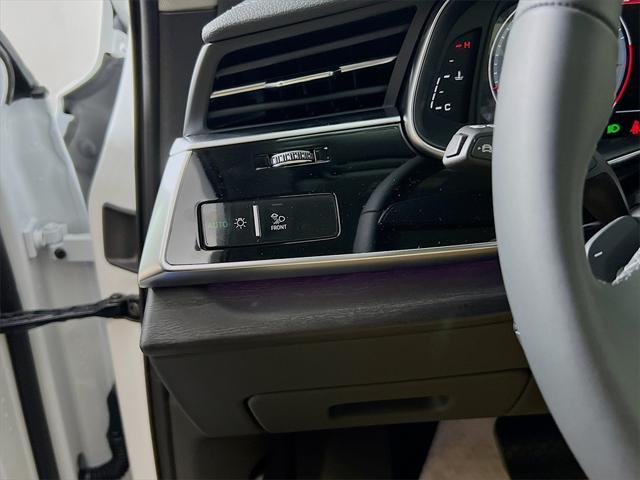 new 2025 Audi Q7 car, priced at $71,633