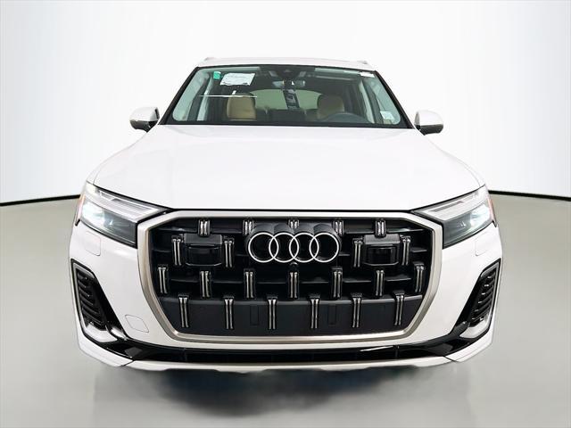 new 2025 Audi Q7 car, priced at $71,633