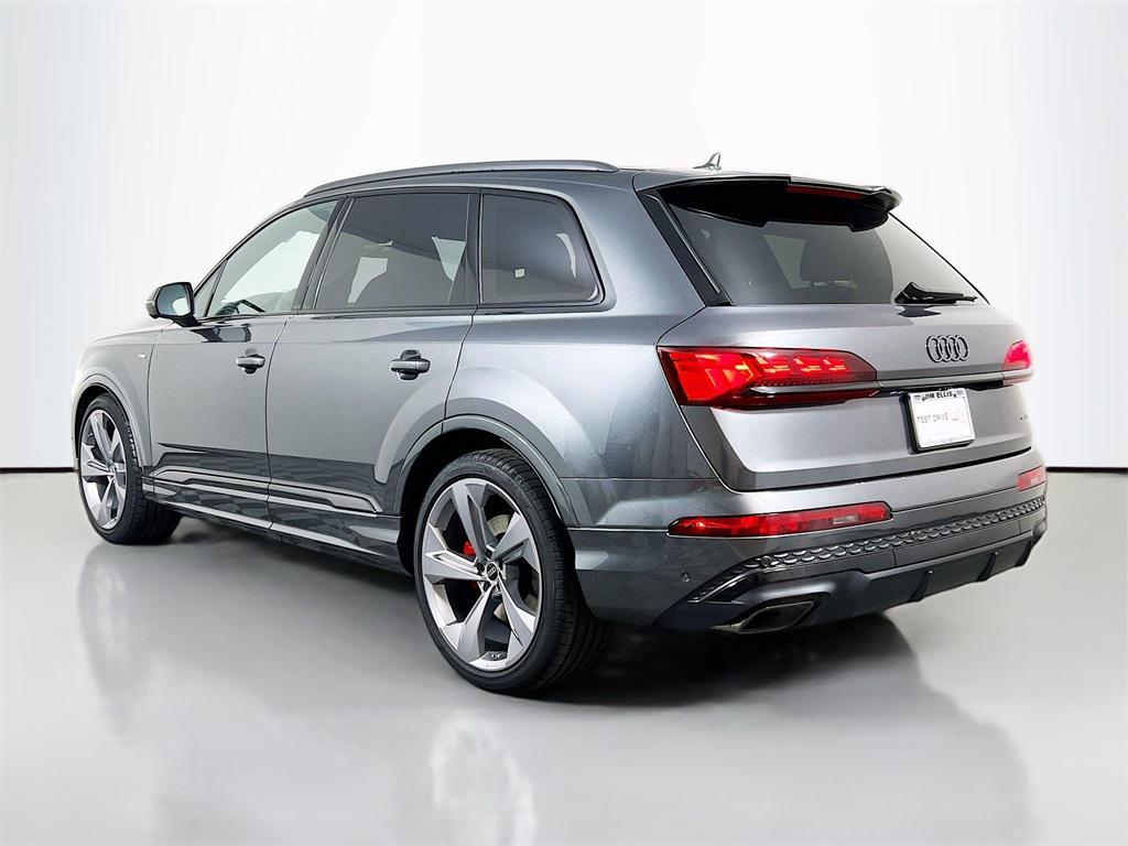 new 2026 Audi Q7 car, priced at $90,716