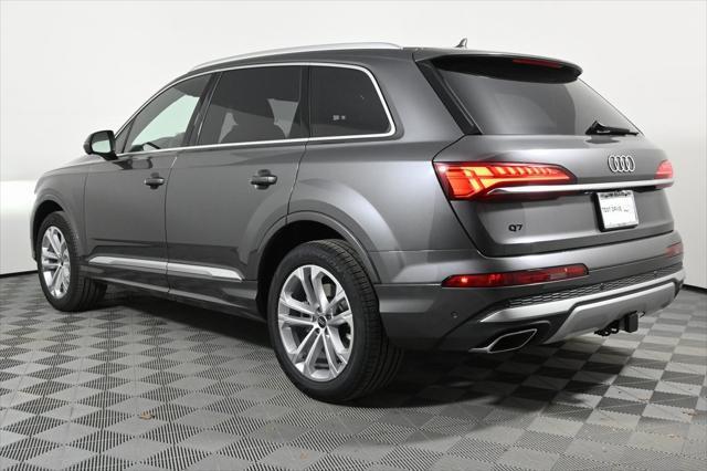 new 2025 Audi Q7 car, priced at $70,868