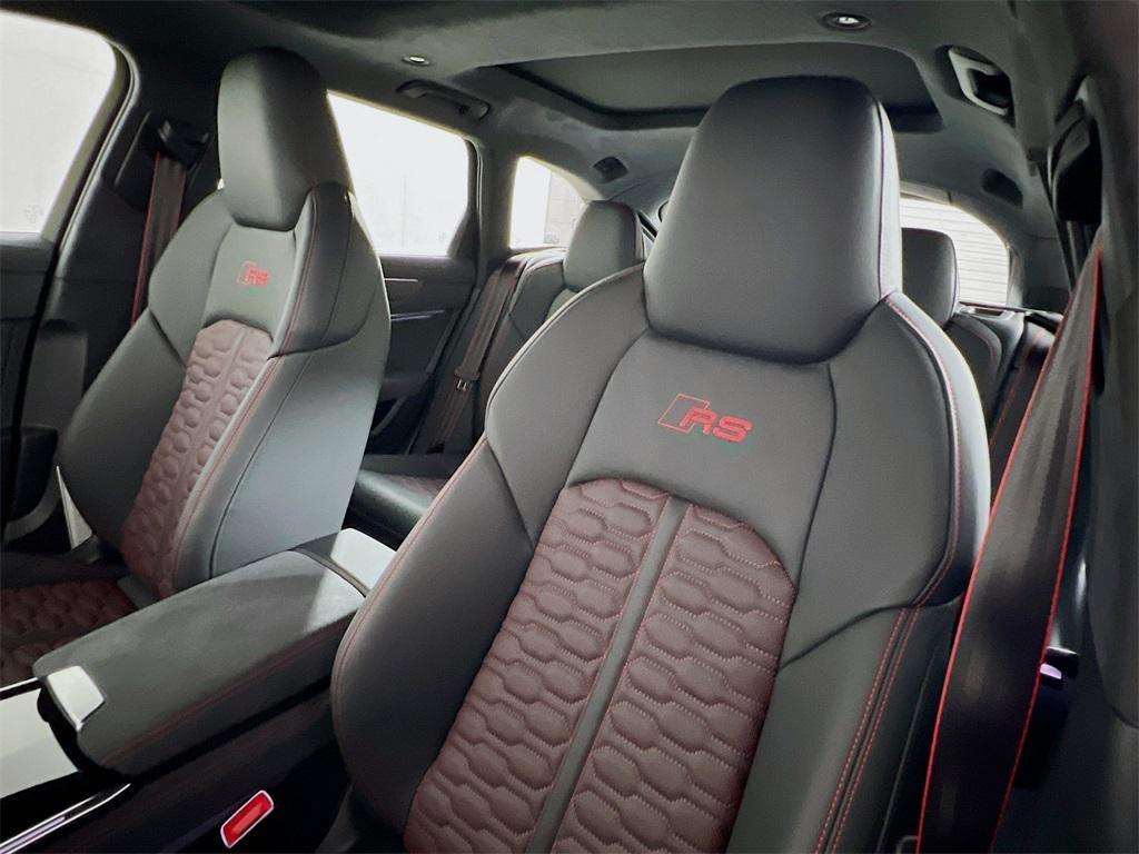 new 2026 Audi RS 6 Avant car, priced at $152,090