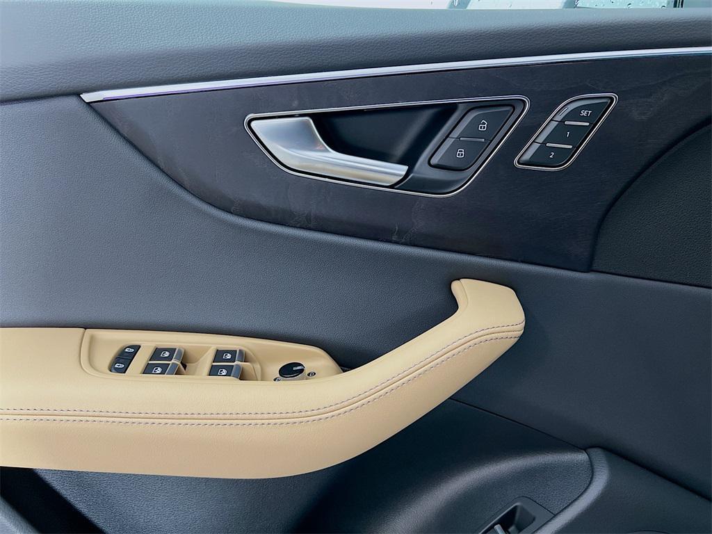 new 2025 Audi Q8 car, priced at $81,512