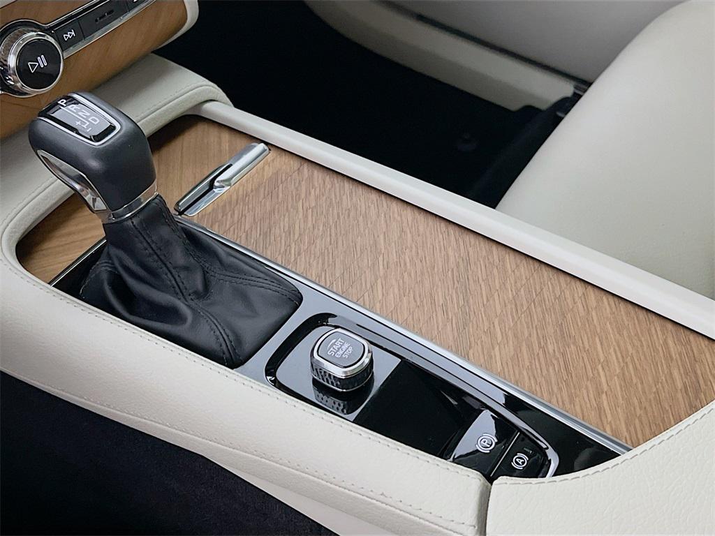 used 2022 Volvo XC90 car, priced at $34,141