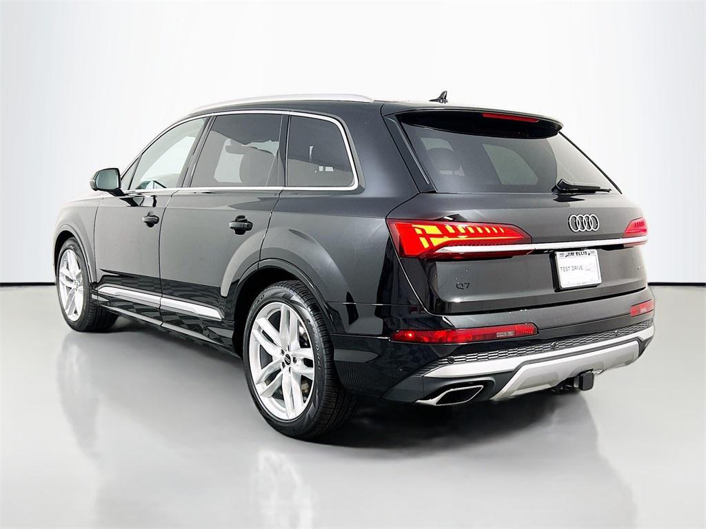new 2025 Audi Q7 car, priced at $71,684