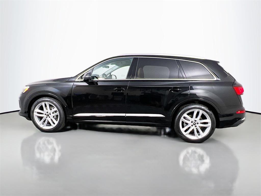 new 2025 Audi Q7 car, priced at $71,684