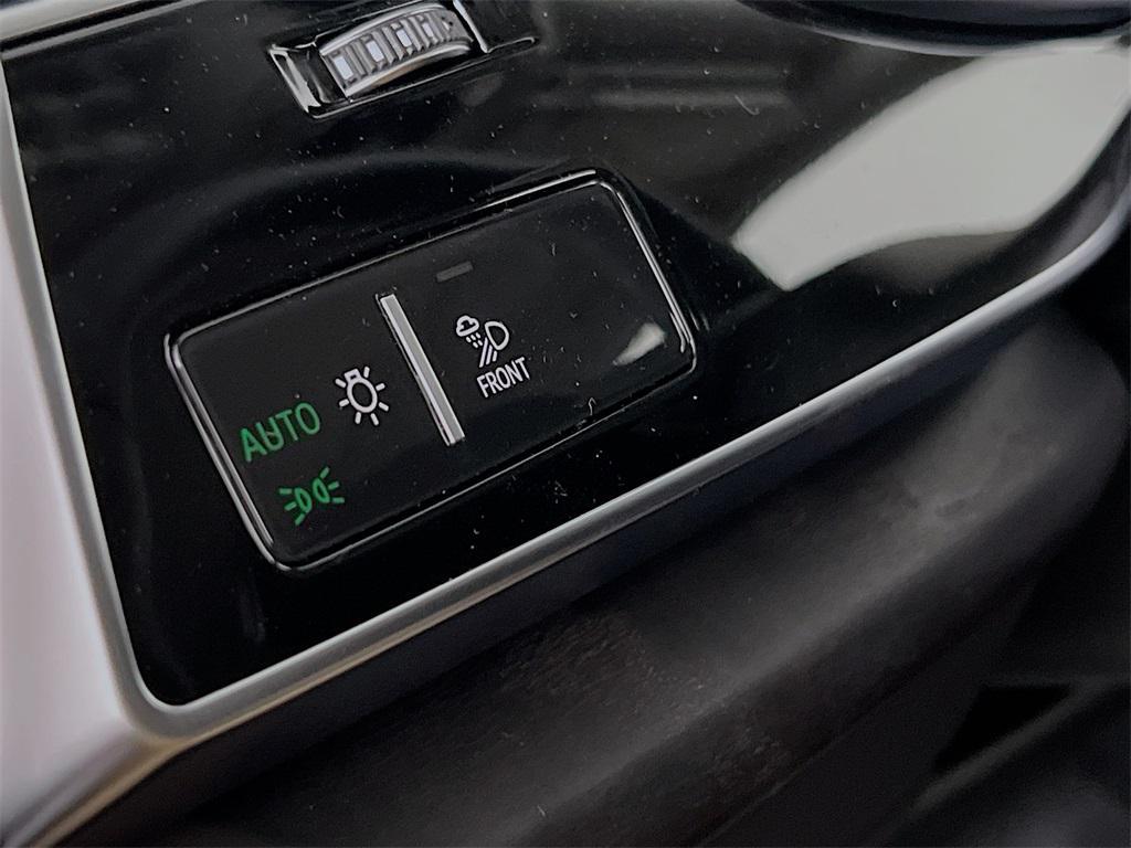 new 2025 Audi Q7 car, priced at $71,684