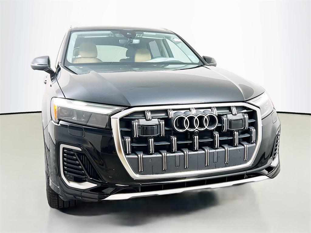 new 2025 Audi Q7 car, priced at $71,684