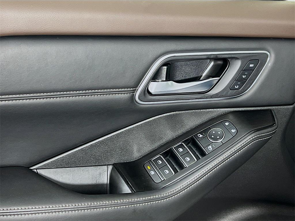 used 2021 Nissan Rogue car, priced at $22,749