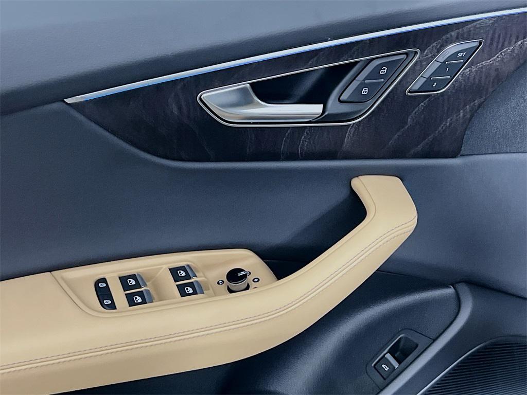 new 2025 Audi Q8 car, priced at $81,512