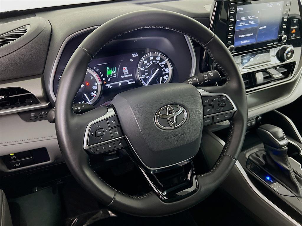 used 2021 Toyota Highlander car, priced at $31,949