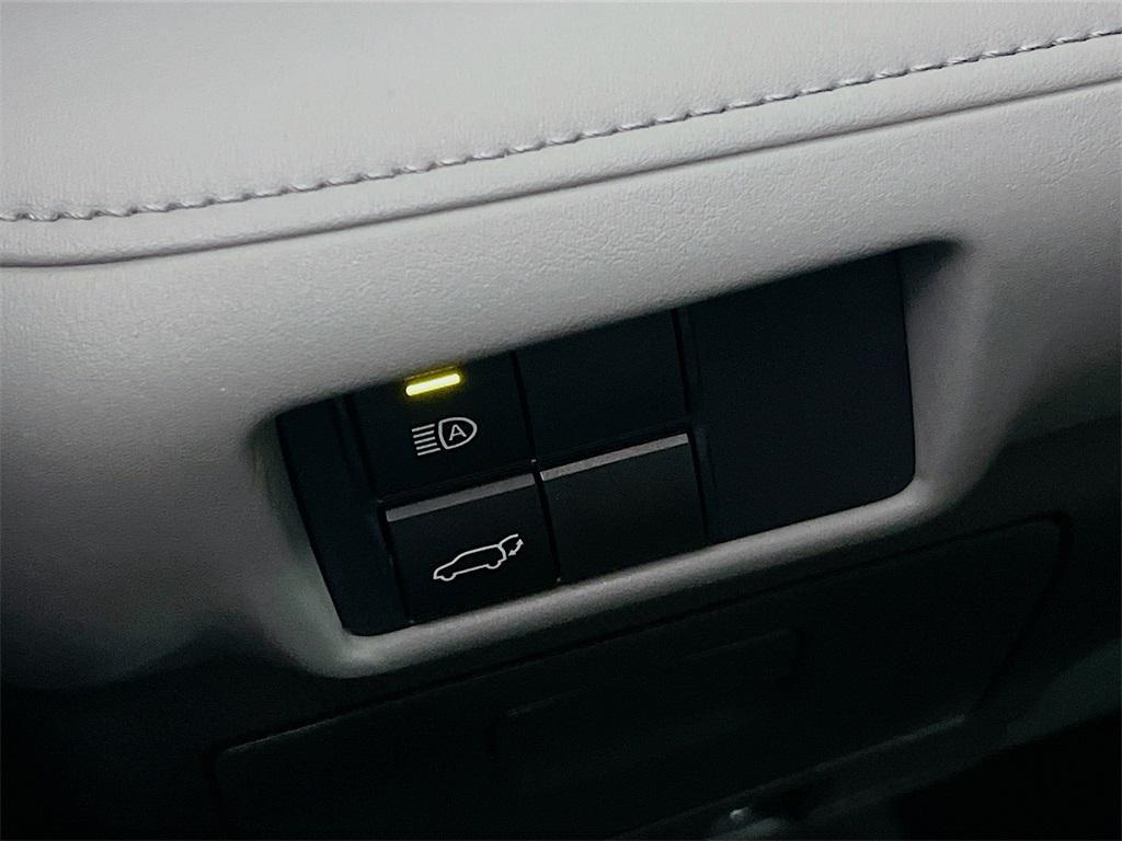 used 2021 Toyota Highlander car, priced at $31,949