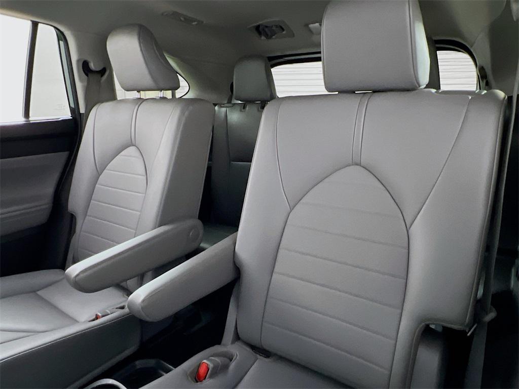 used 2021 Toyota Highlander car, priced at $31,949