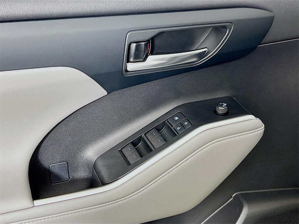 used 2021 Toyota Highlander car, priced at $31,949